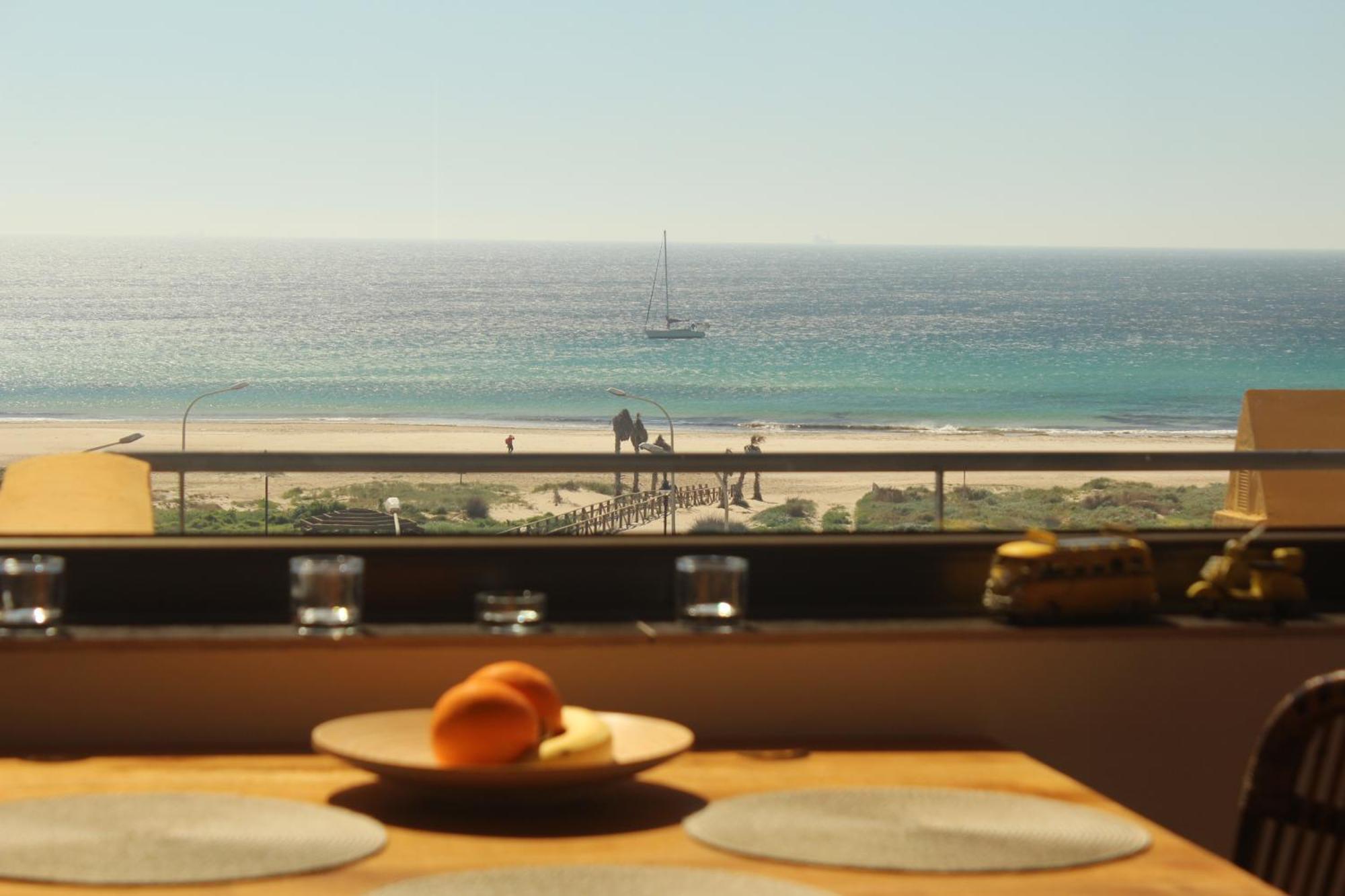 Los Lances Beach Apartments 塔里法 外观 照片