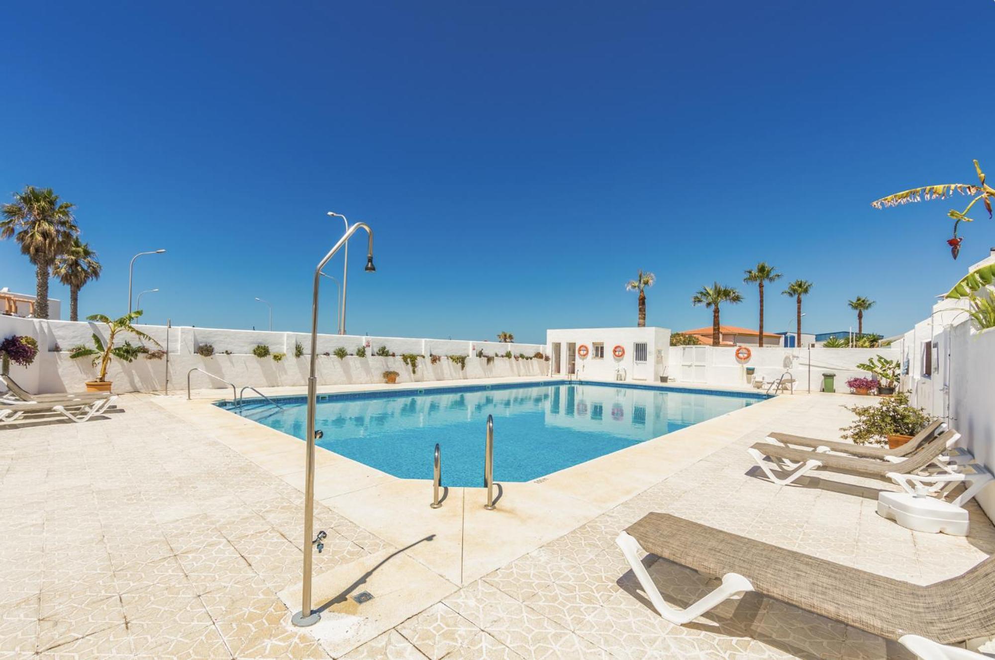 Los Lances Beach Apartments 塔里法 外观 照片