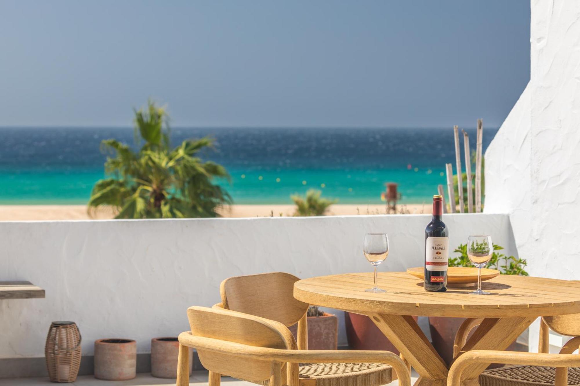 Los Lances Beach Apartments 塔里法 外观 照片